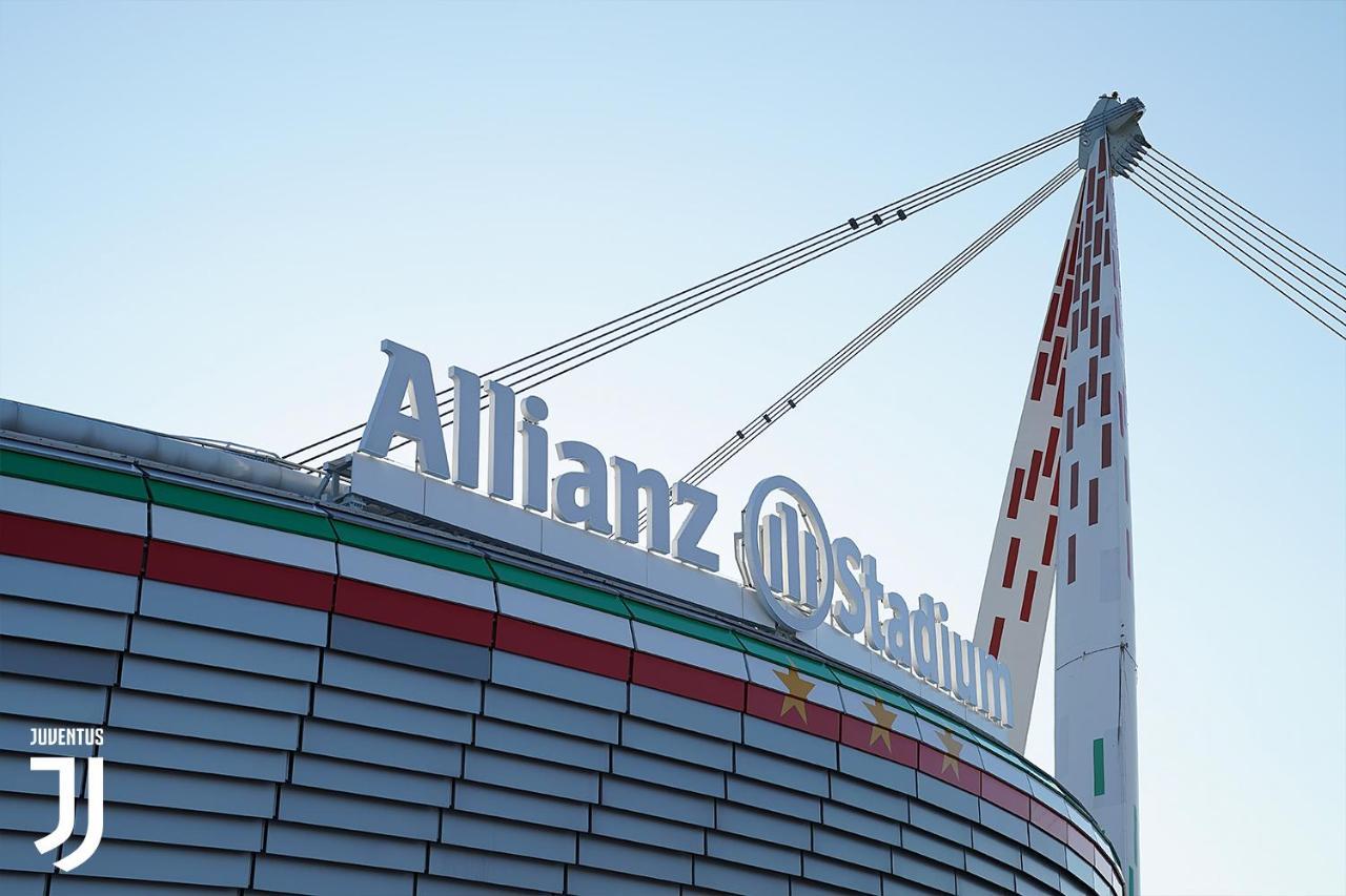 Tra Stadio E Storia - Fronte Allianz Stadium Juventus Venaria Reale Exterior photo
